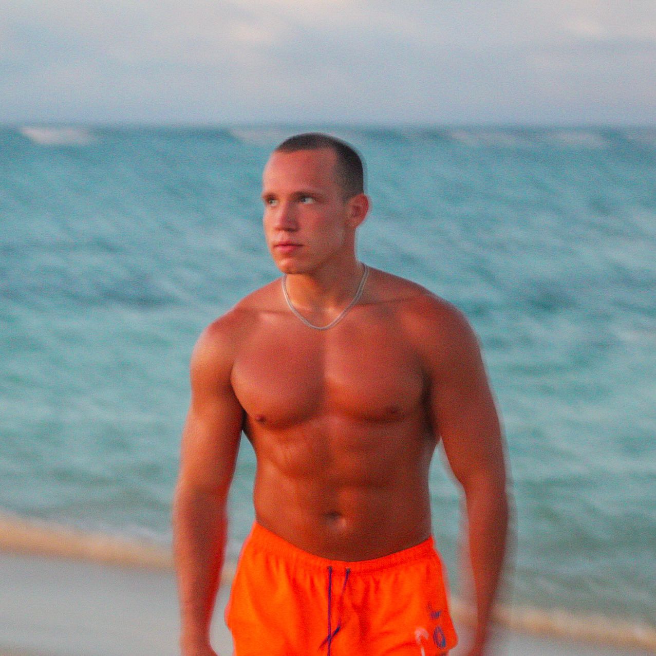 Fynn am Strand